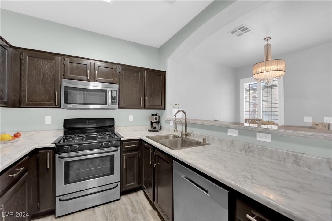 1339 Dusty Creek Street 0