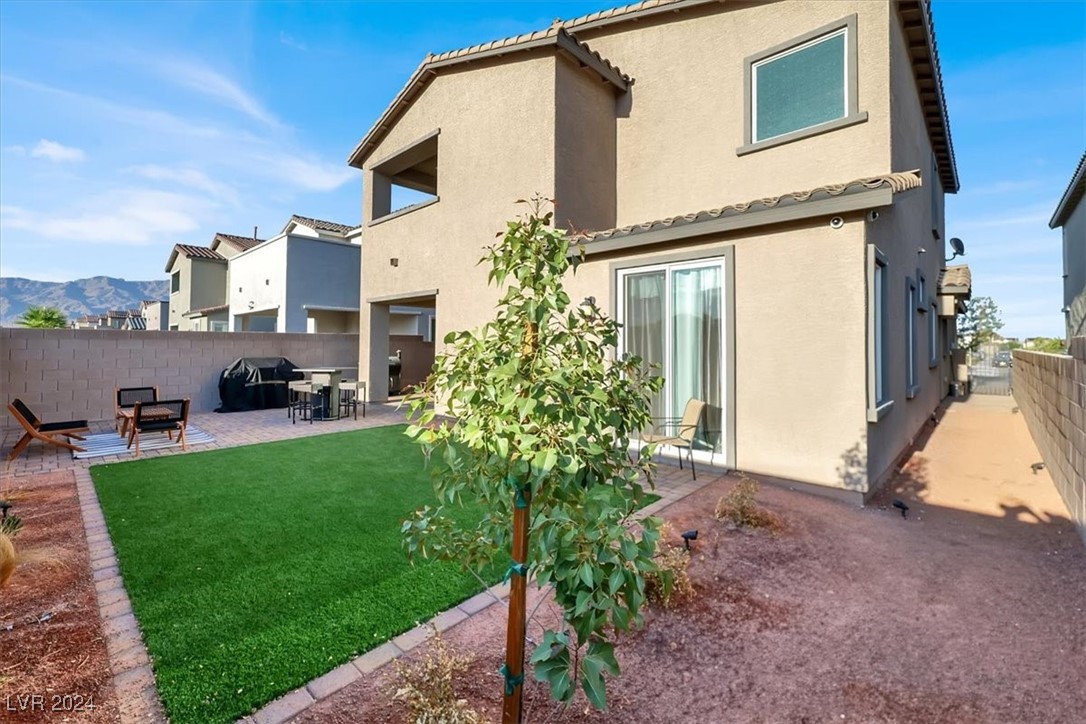 7081 Range Valley Street