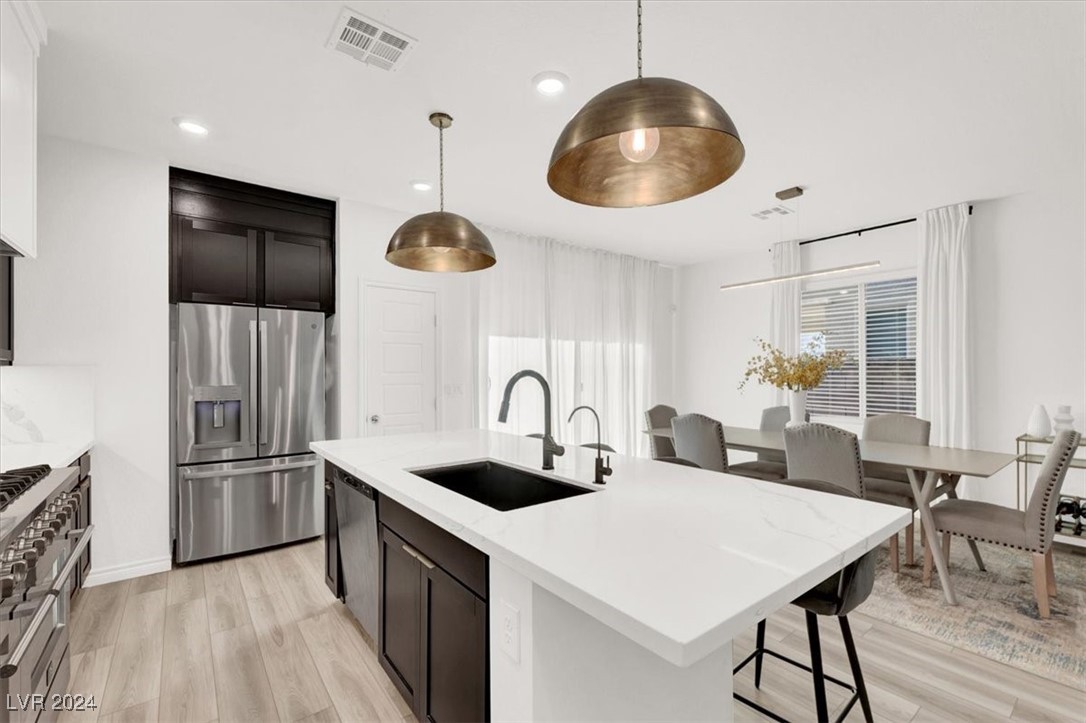 7081 Range Valley Street