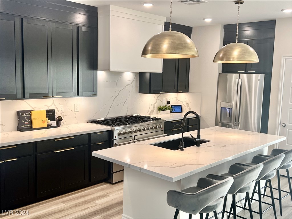 7081 Range Valley Street