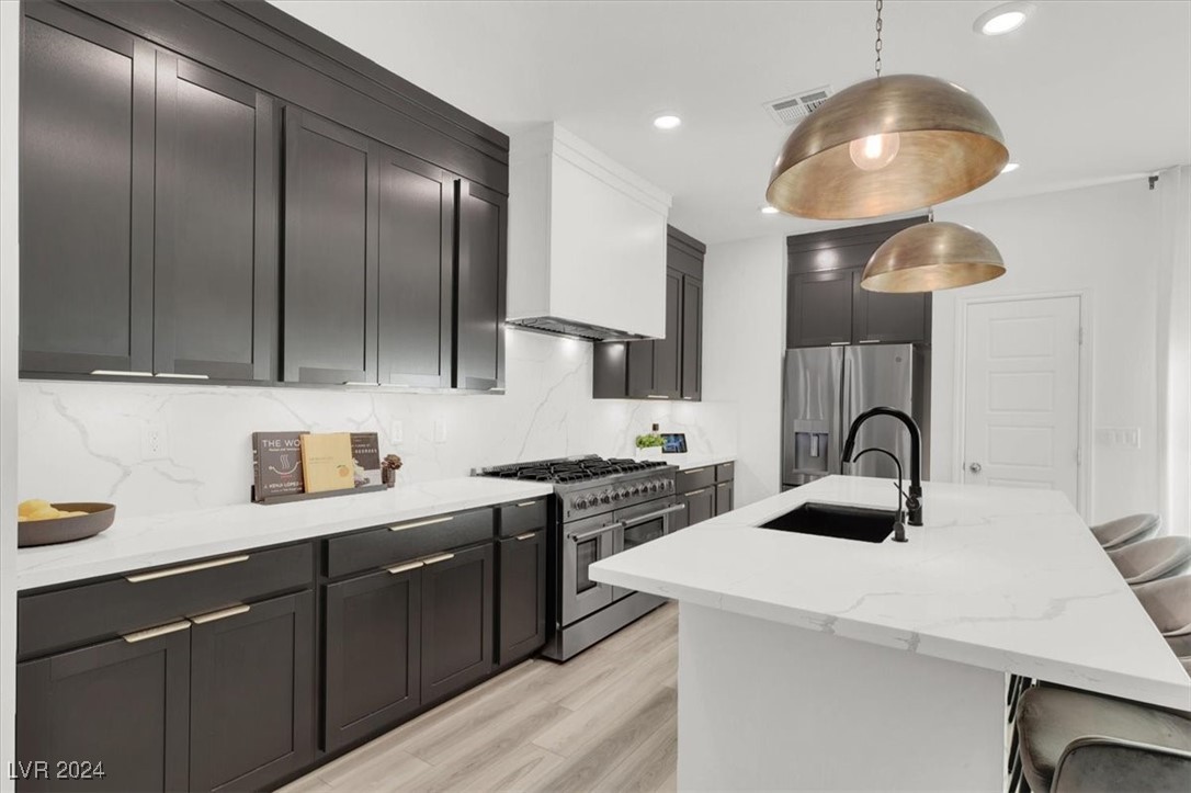 7081 Range Valley Street