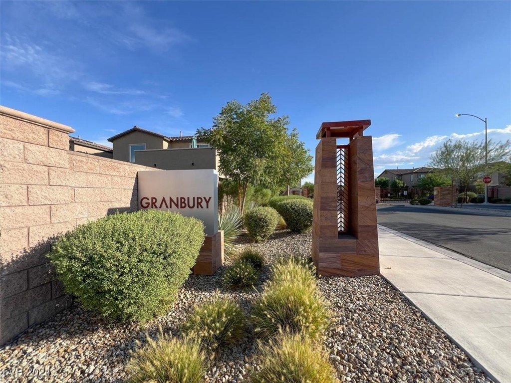 7081 Range Valley Street