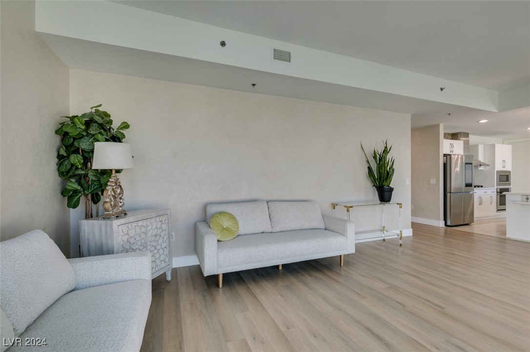 4575 Dean Martin Drive 1008