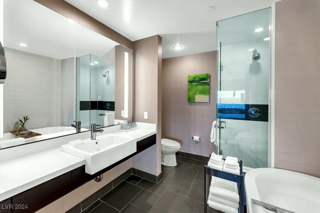 2600 West Harmon Avenue 7003