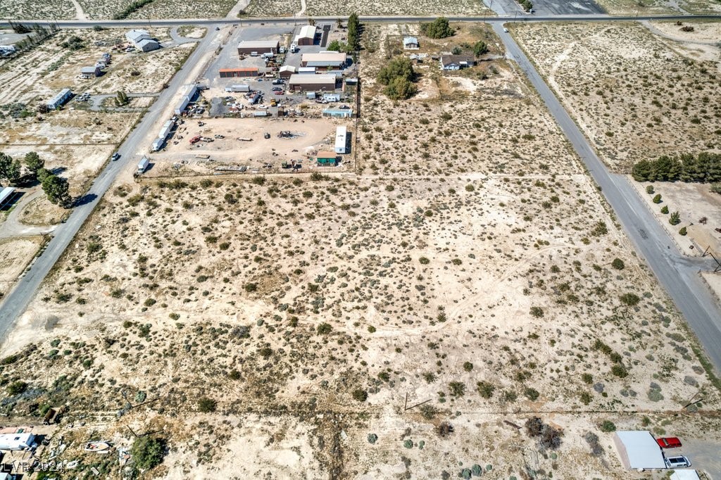 1841 North Lola Lane