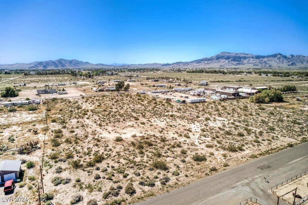 1841 North Lola Lane