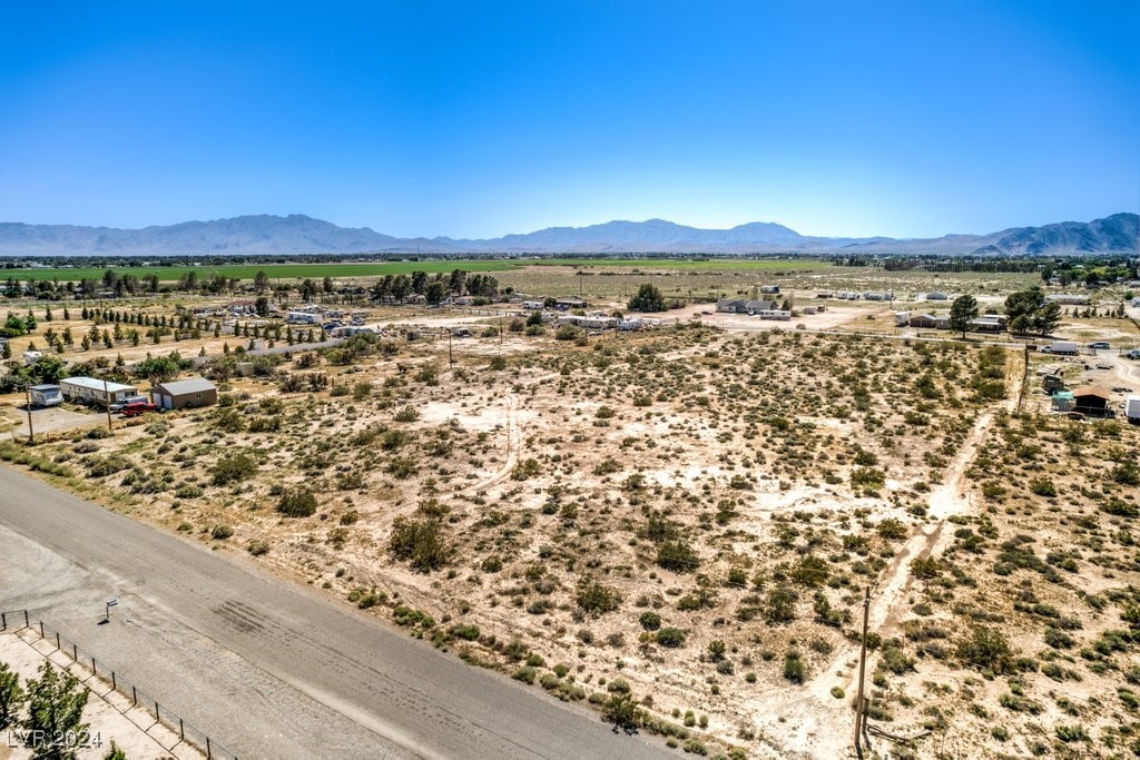1841 North Lola Lane