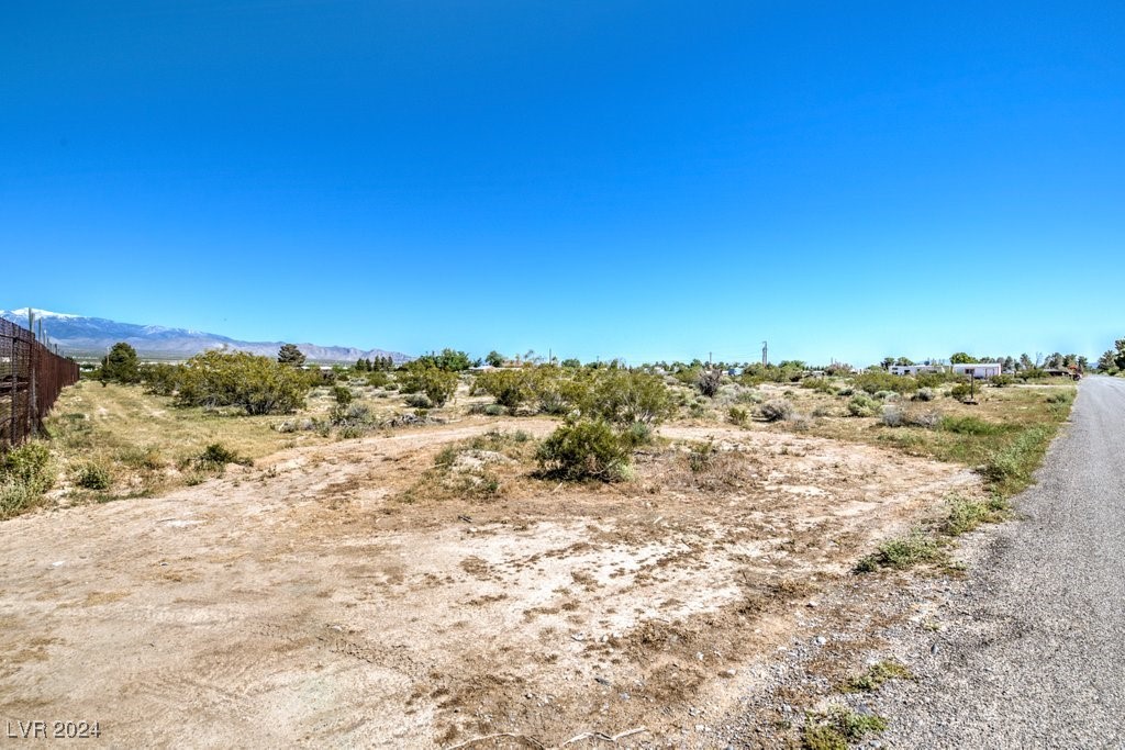 1841 North Lola Lane