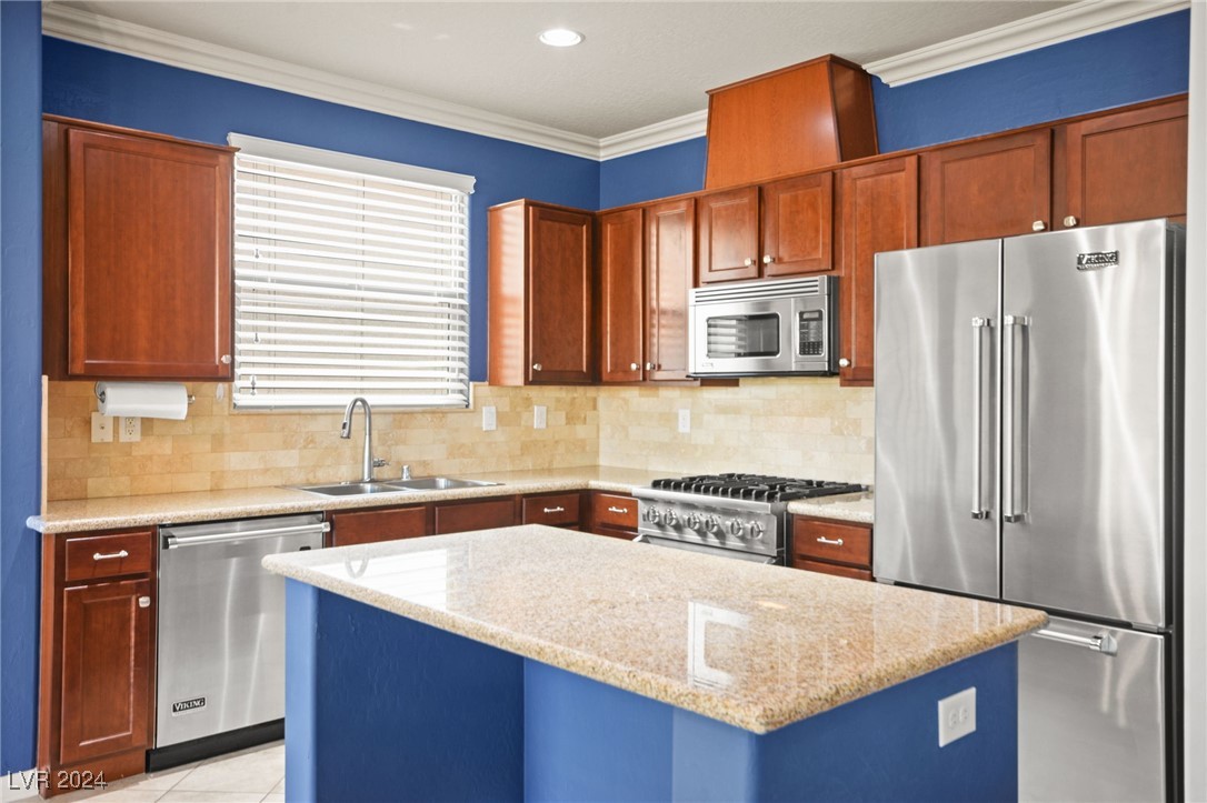 1024 Via Saint Lucia Place