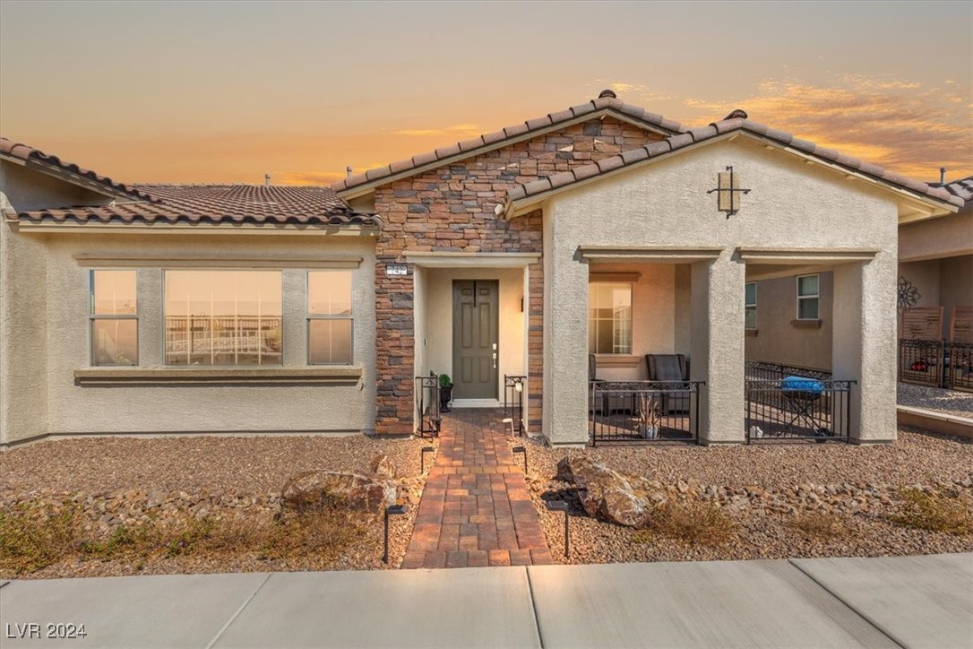 742 Purple Knoll Walk