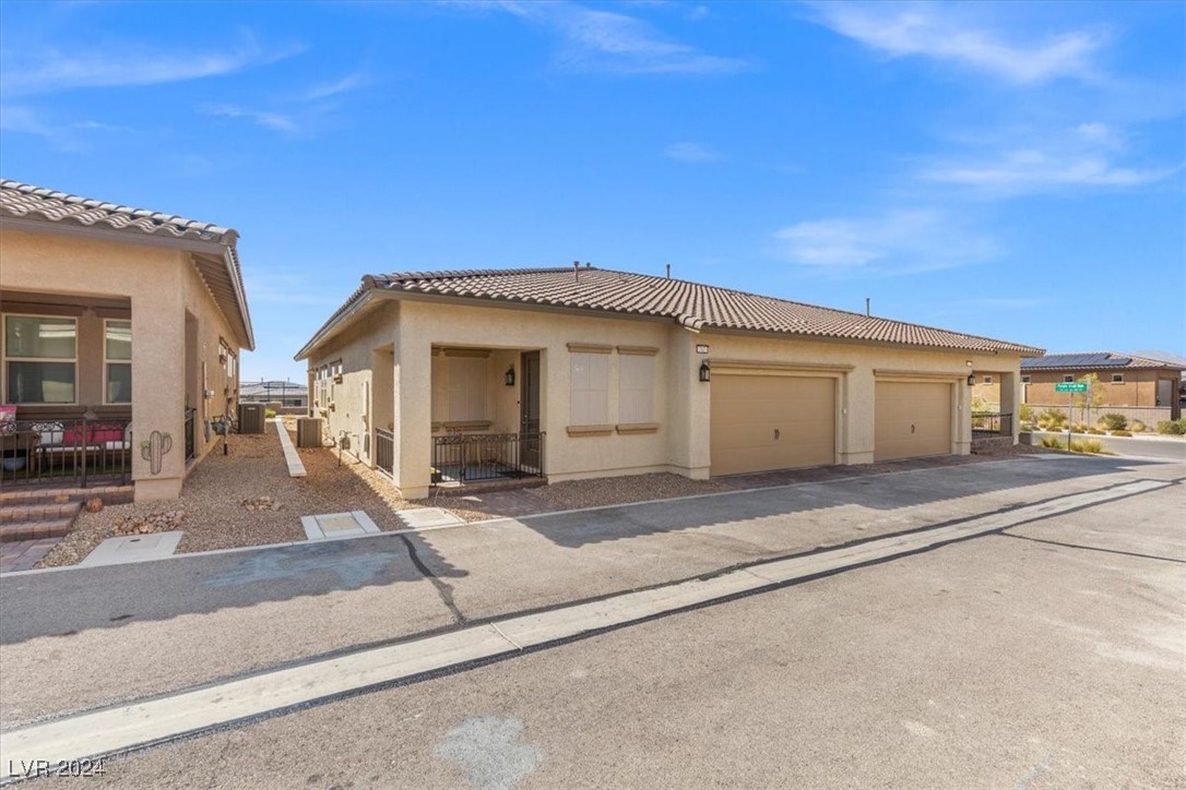 742 Purple Knoll Walk
