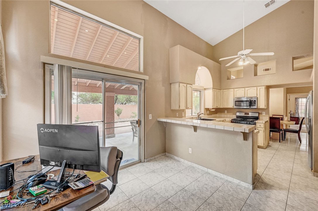 7525 Rosegrass Way