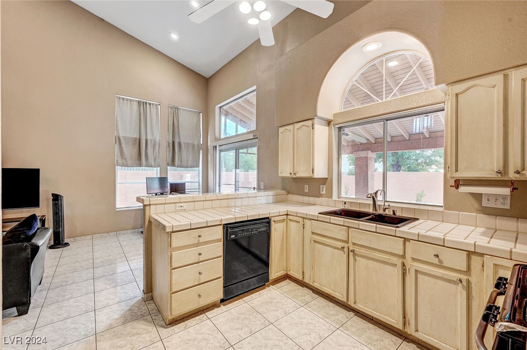 7525 Rosegrass Way
