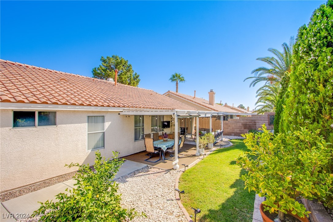 8019 Canto Avenue