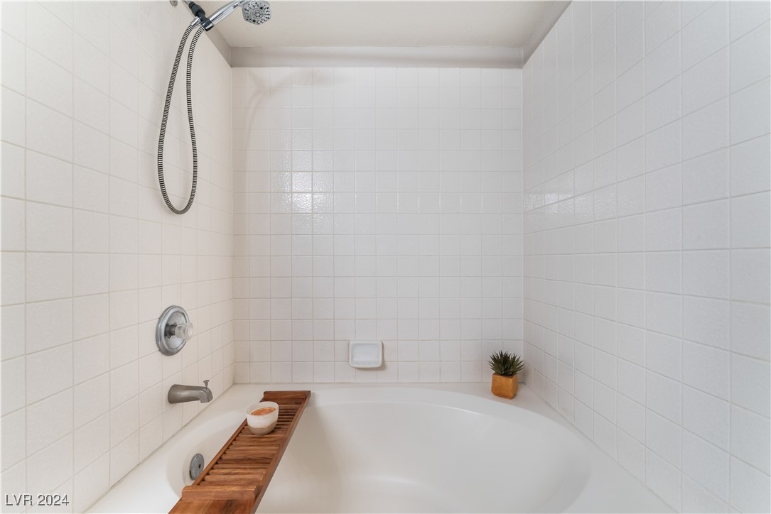 10525 Pine Glen Avenue 202