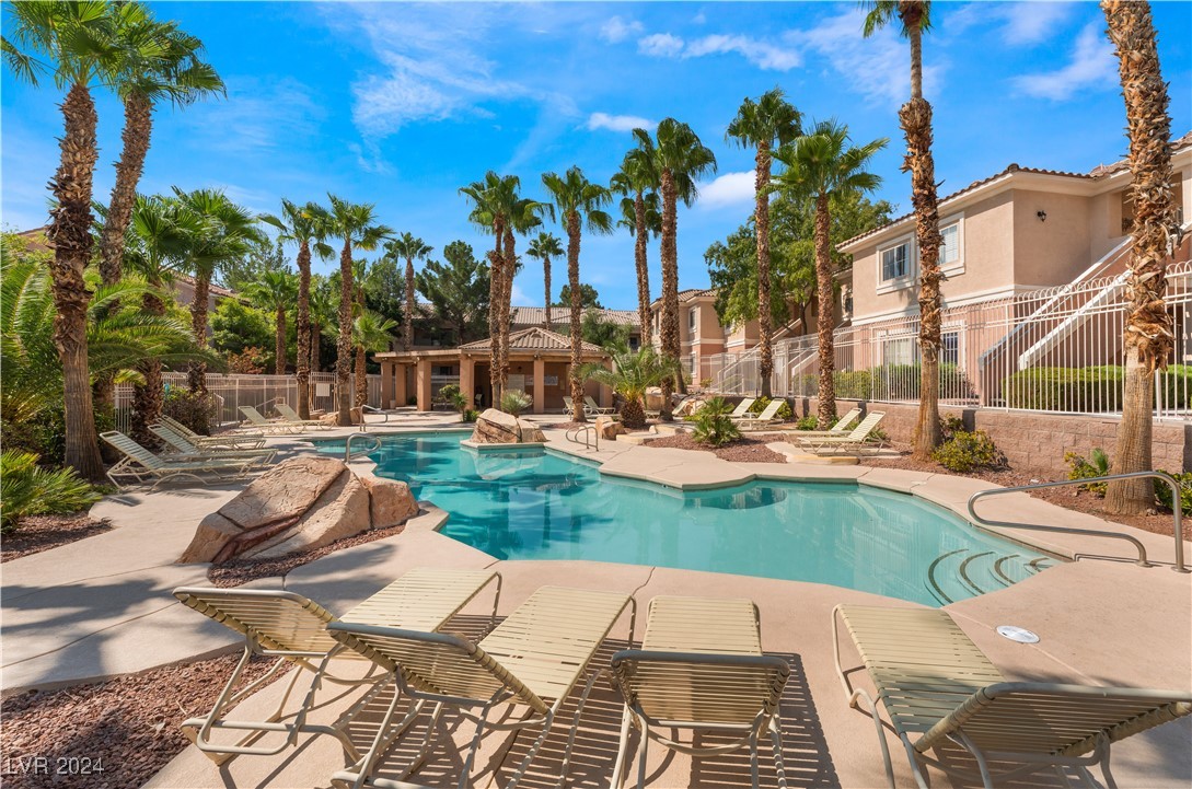 10525 Pine Glen Avenue 202