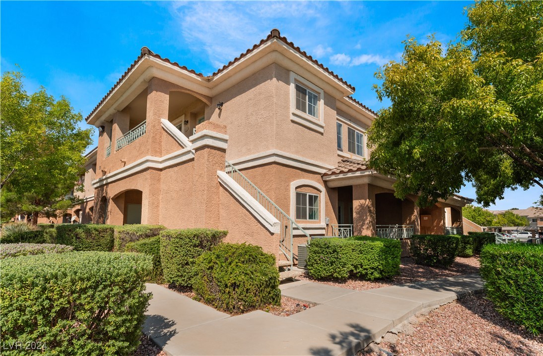 10525 Pine Glen Avenue 202