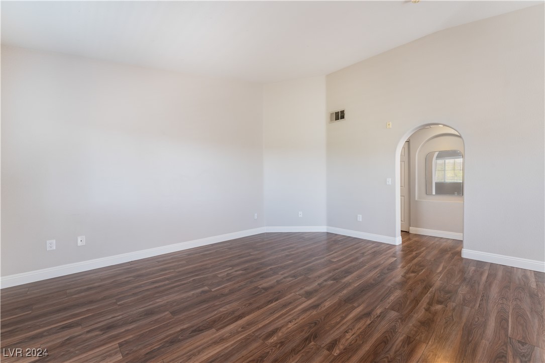 10525 Pine Glen Avenue 202