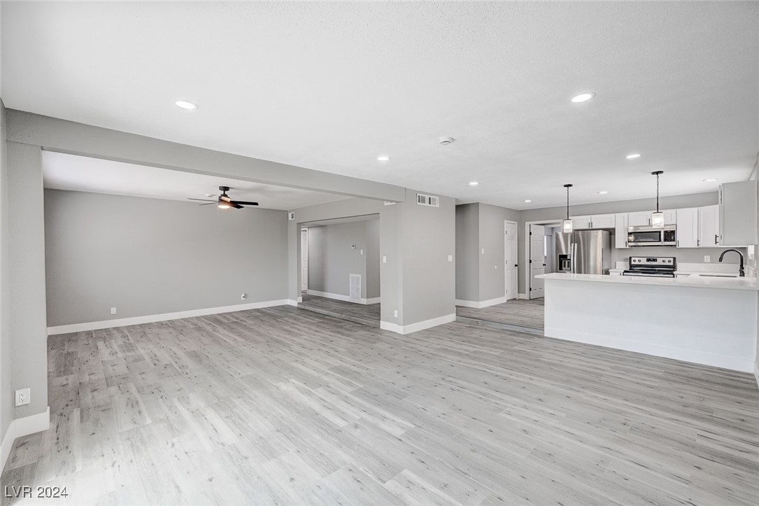 2813 Kings Way