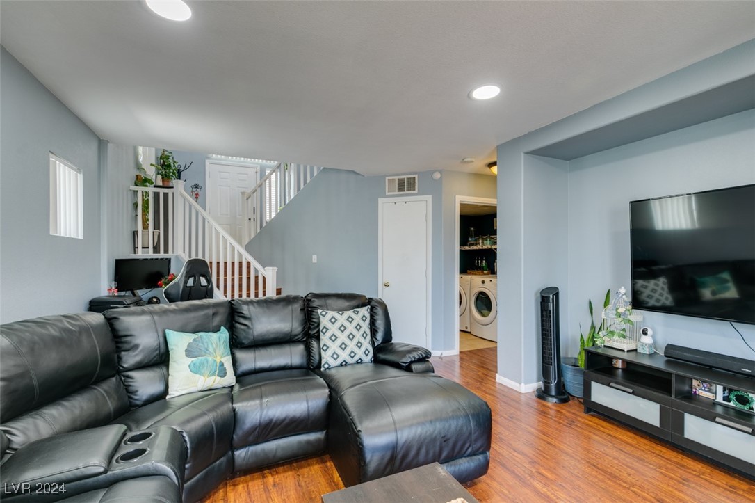 1878 Quartz Landing Avenue