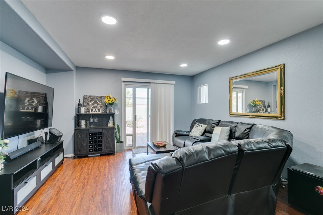 1878 Quartz Landing Avenue