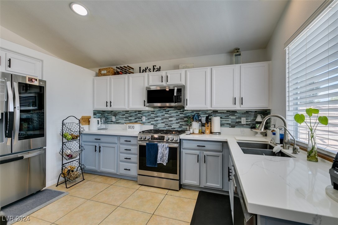 1878 Quartz Landing Avenue