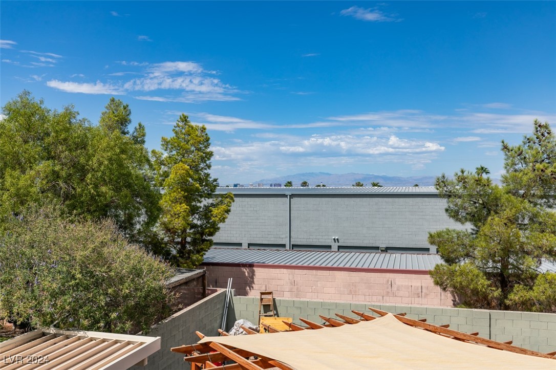 1878 Quartz Landing Avenue