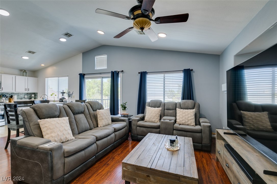 1878 Quartz Landing Avenue