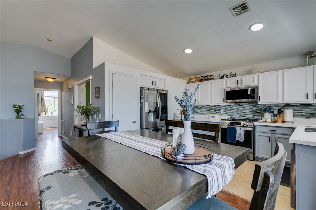1878 Quartz Landing Avenue