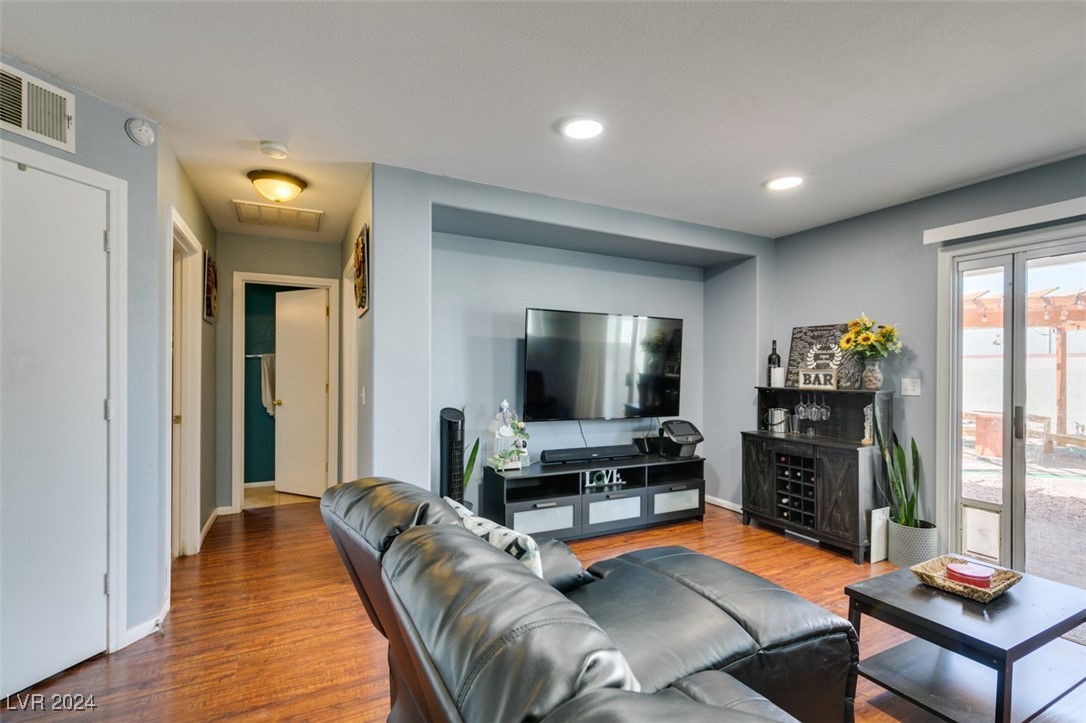 1878 Quartz Landing Avenue