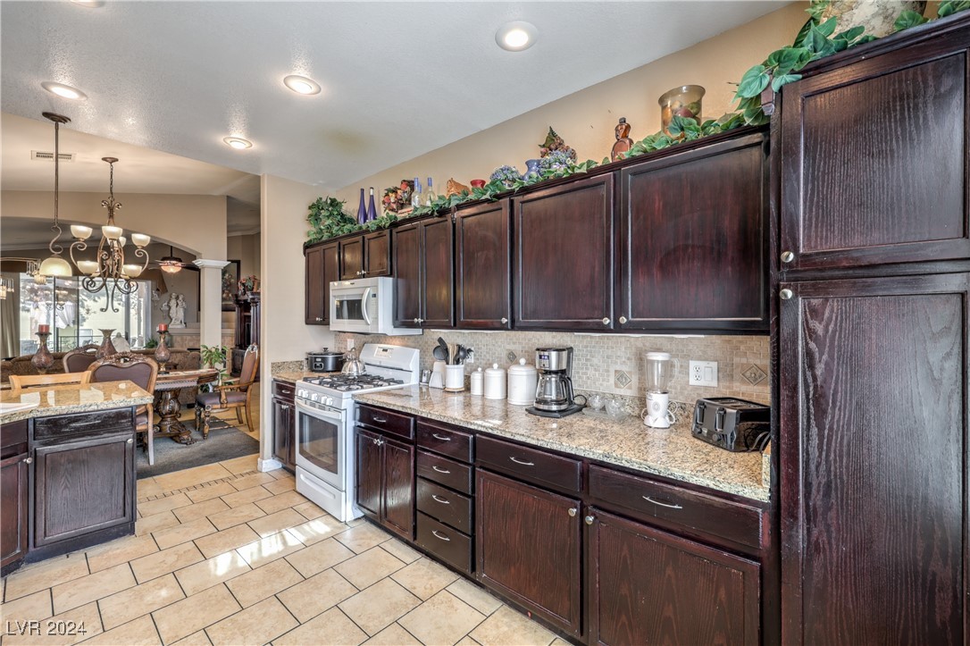 7935 Quail Heaven Street