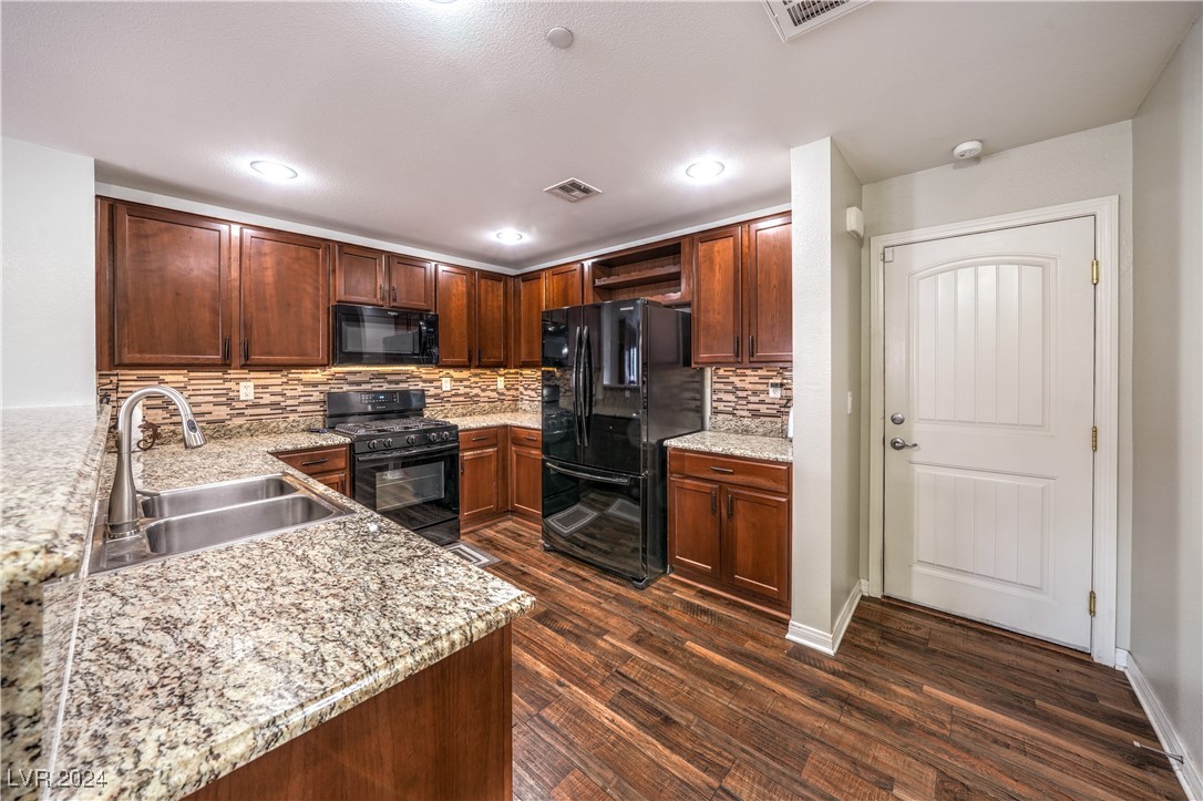 2114 Waterlily View Street