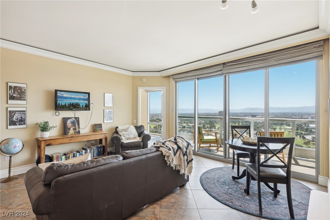 322 Karen Avenue 2604