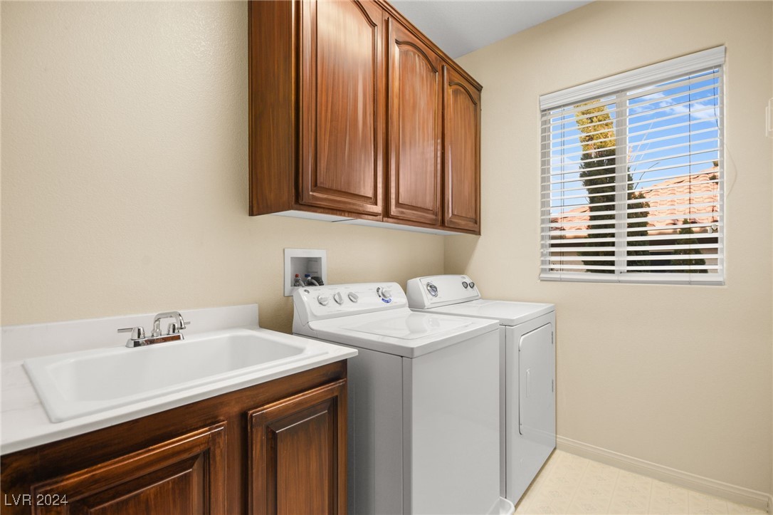 8093 Mosaic Harbor Avenue