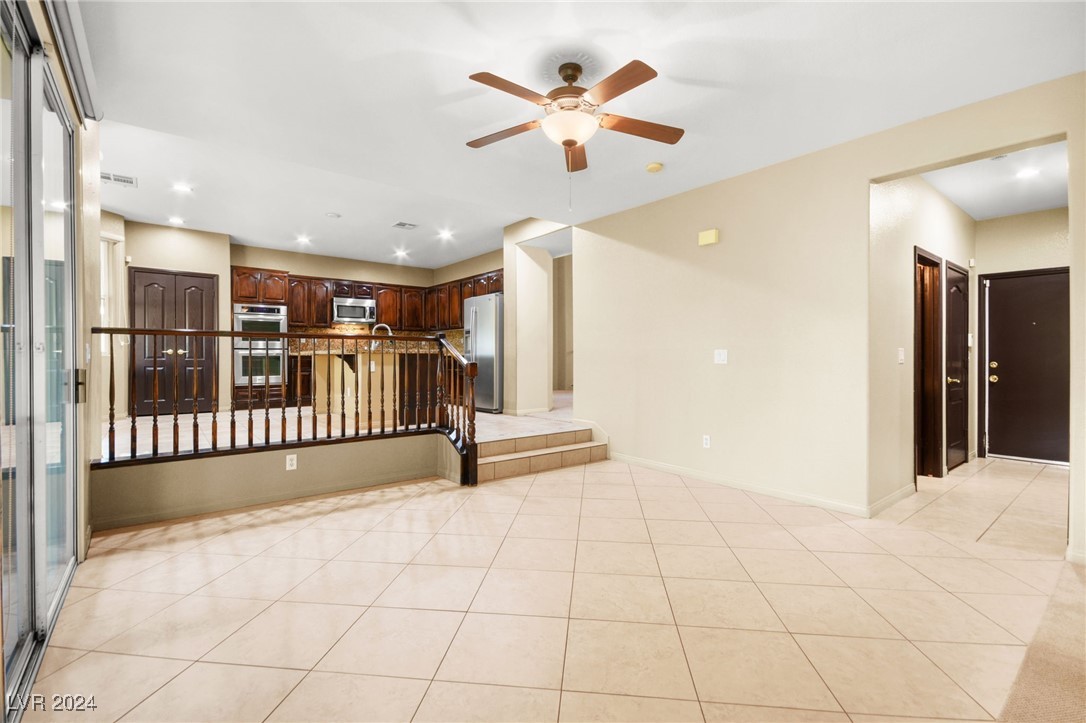 8093 Mosaic Harbor Avenue