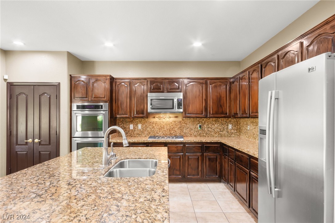 8093 Mosaic Harbor Avenue