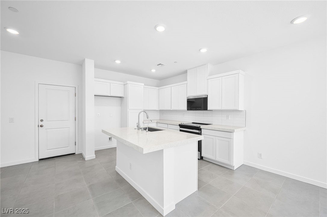 196 Freeport View Place