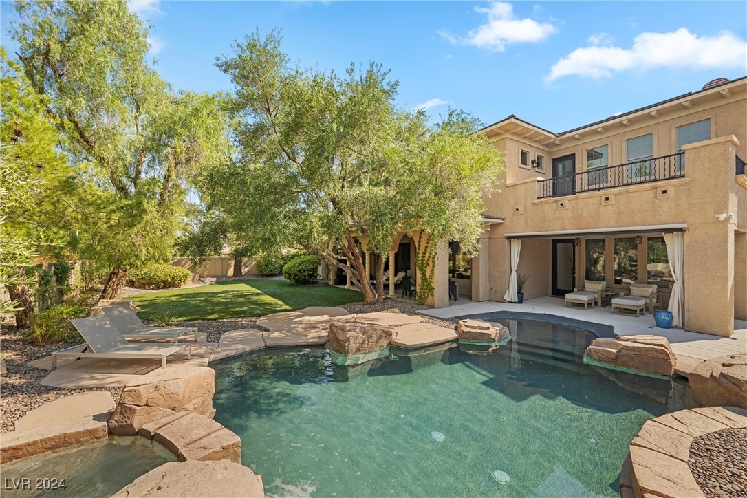 209 North Royal Ascot Drive