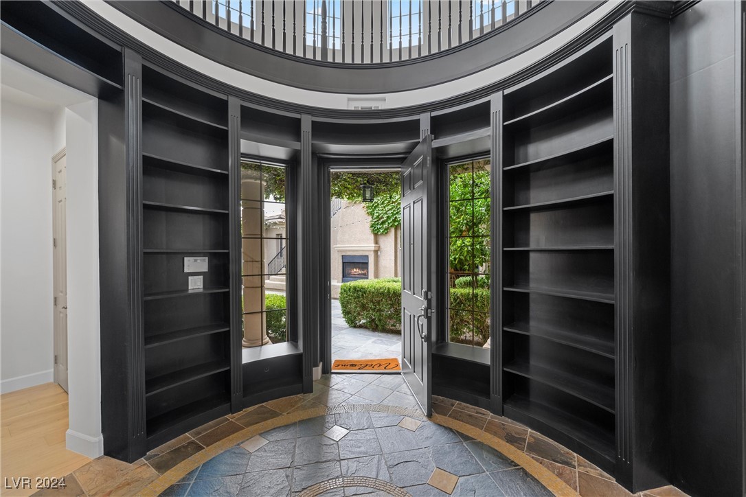 209 North Royal Ascot Drive