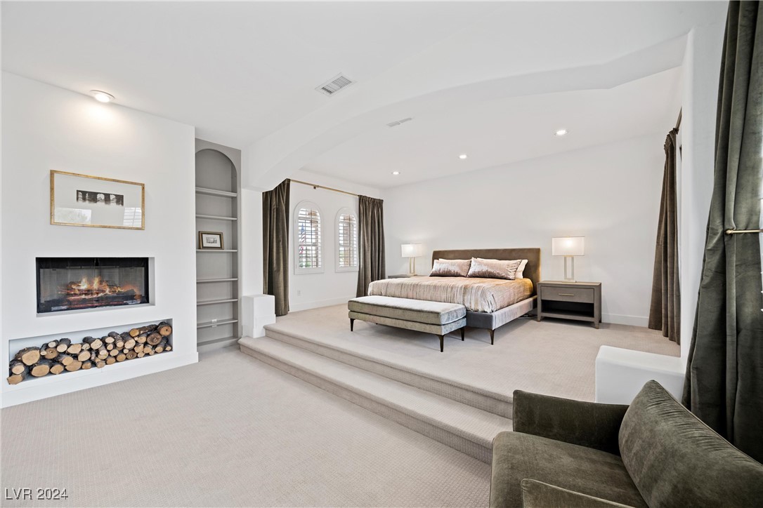 209 North Royal Ascot Drive