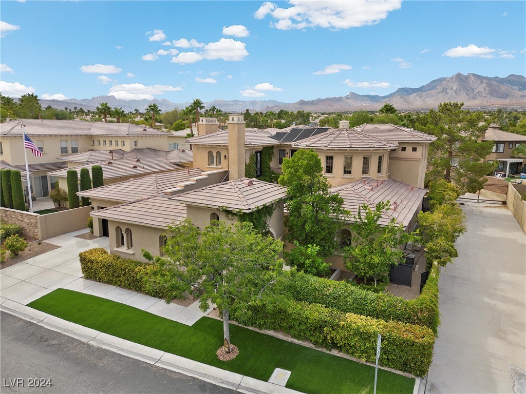 209 North Royal Ascot Drive