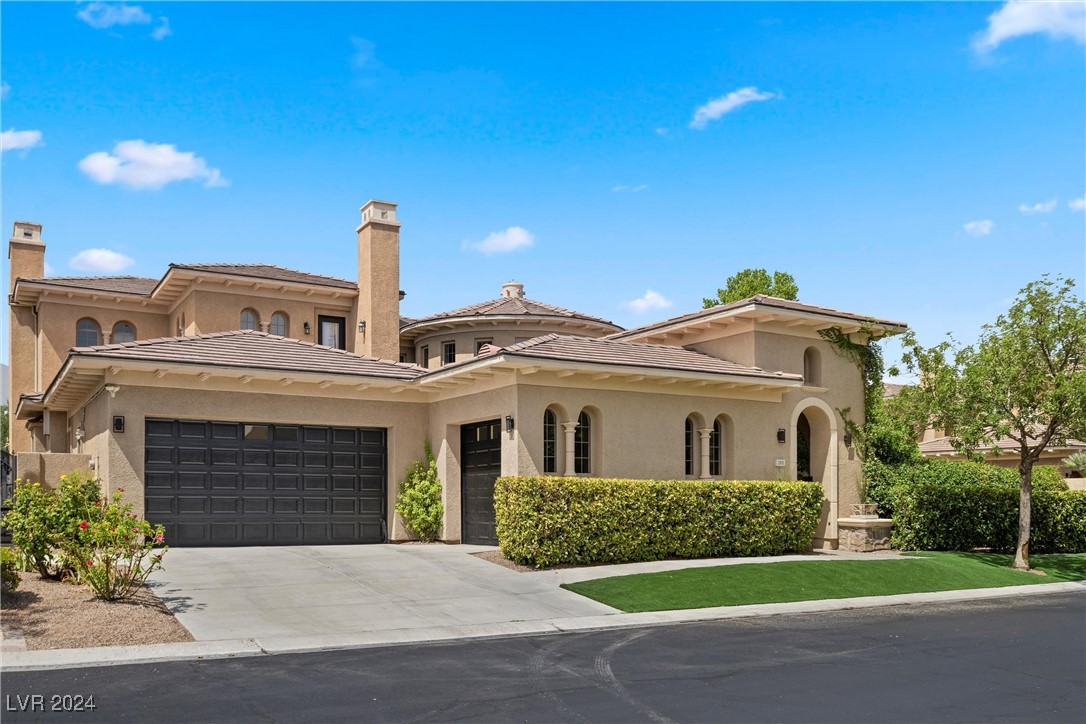 209 North Royal Ascot Drive