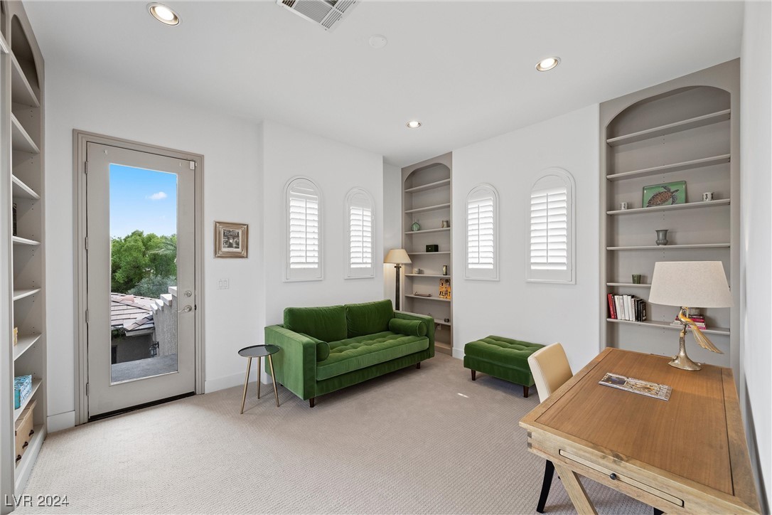 209 North Royal Ascot Drive