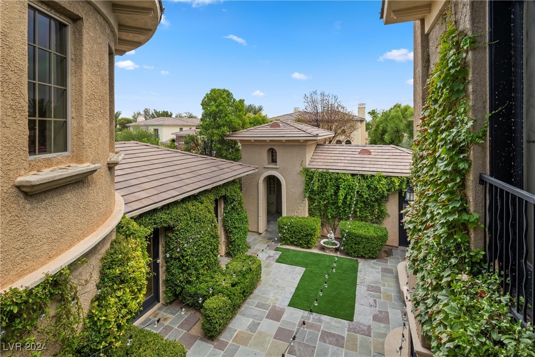 209 North Royal Ascot Drive