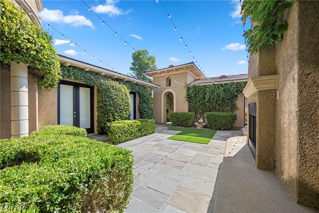 209 North Royal Ascot Drive