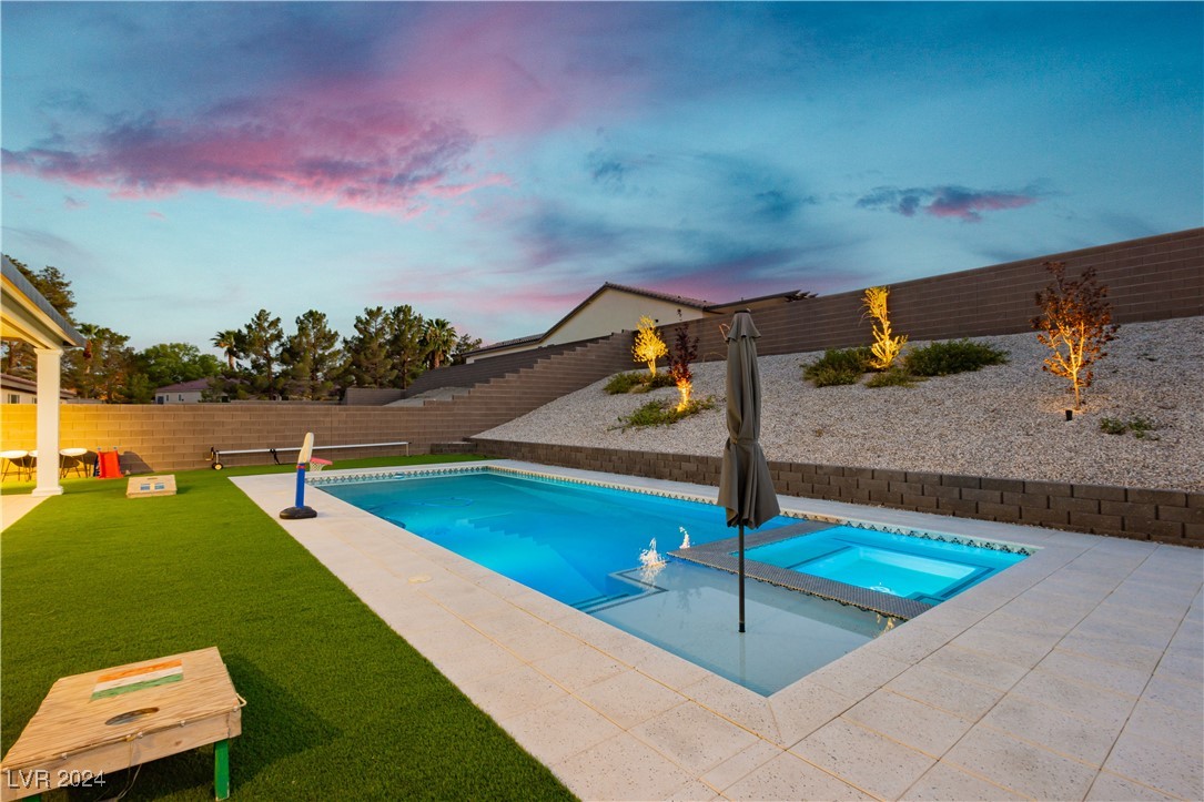 4729 North Park Street