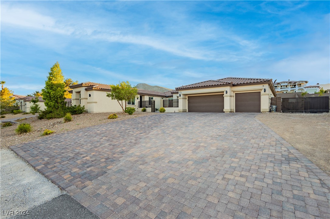 4729 North Park Street