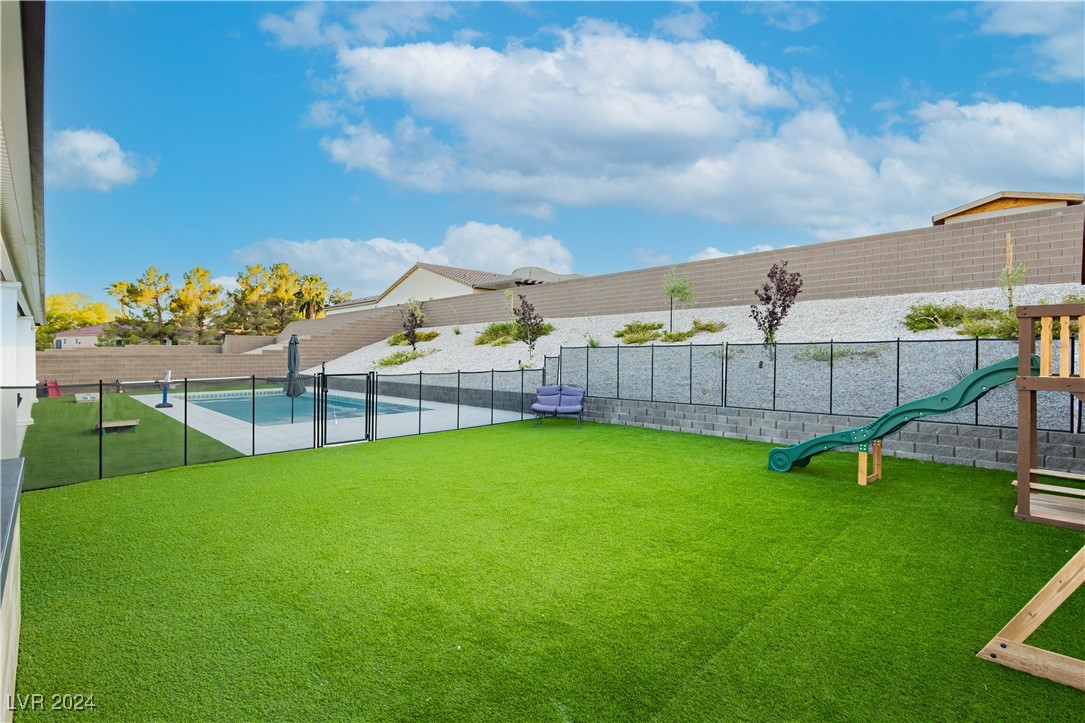 4729 North Park Street