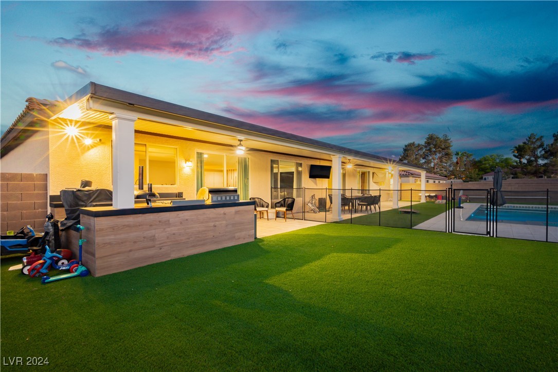 4729 North Park Street