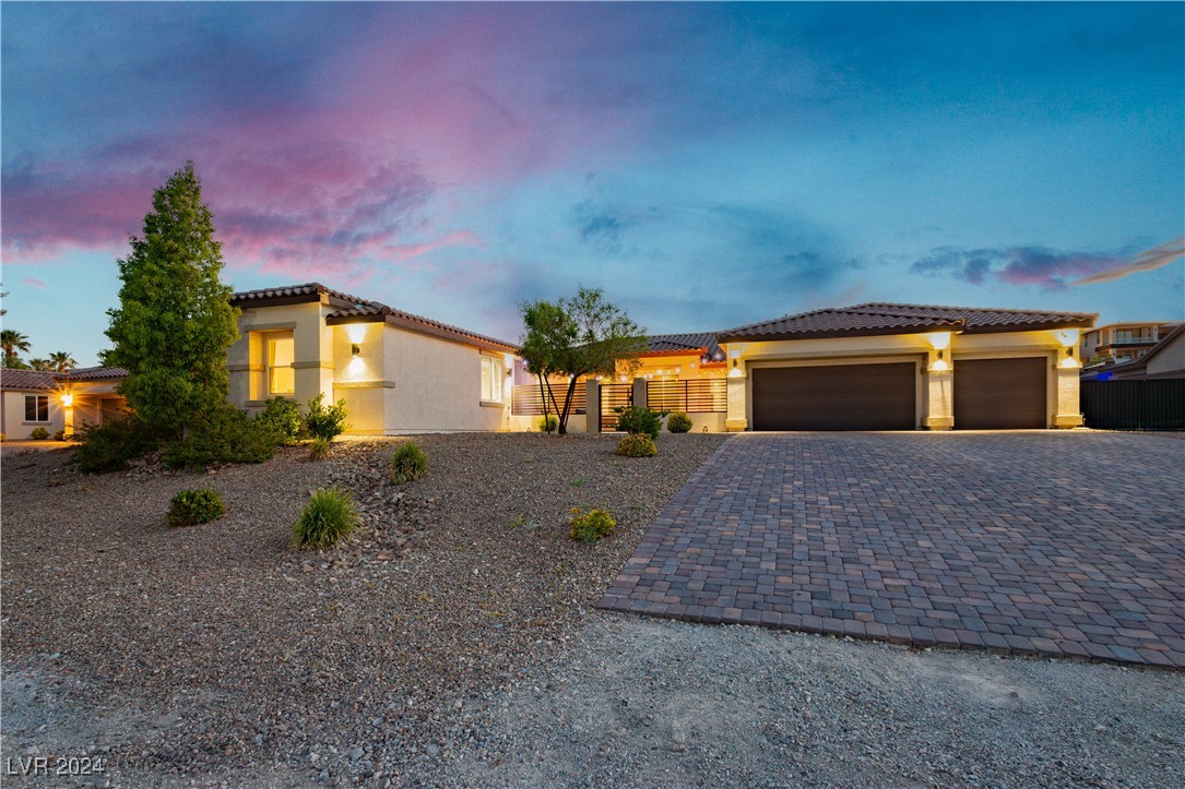 4729 North Park Street